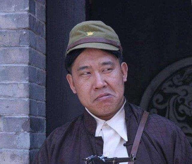 看三体电视剧,每次史强拿起烟不能点的样子,真是着急呀!形象塑造比原著差了一大截! - 雪球