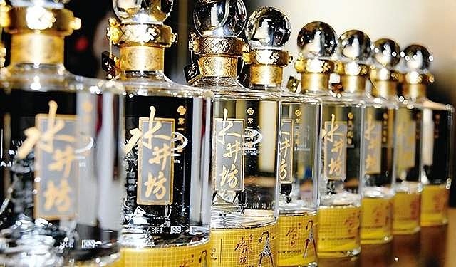 水井坊一手好牌，打的稀烂！“中国白酒第一坊”还能走多远？ 成也高端，困也高端！ 水井坊 ，作为川酒的“六朵金花”之一，从文化底蕴上来说，完全不 ...