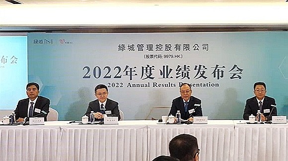 观点直击 | 绿城管理控股：急速奔跑里的转变与挑战（实录） 观点网 3月20日早盘， 绿城 管理早盘最高涨近9%，似乎市场对该公司所披露的 ...