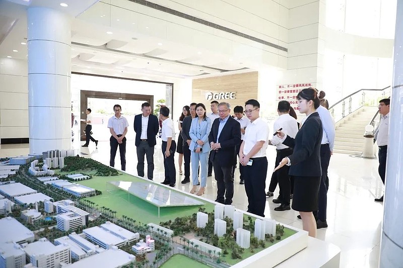 世荣兆业携万豪集团代表至格力电器开展深度考察 原创 世荣兆业 世荣兆业 2023-06-15 18:45 发表于广东 6月14日, 世荣兆业 ...