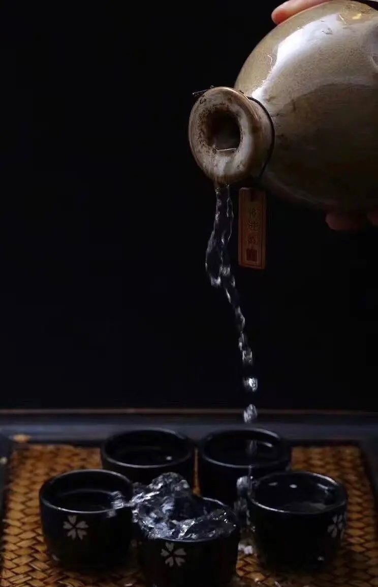 一个人一壶浊酒图片,一壶浊酒图片_大山谷图库
