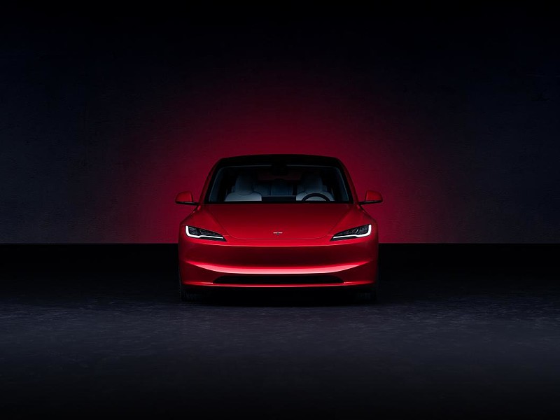 特斯拉Model 3 焕新版25.99万元开启预售：设计、座舱、智能全面焕新！-锋巢网