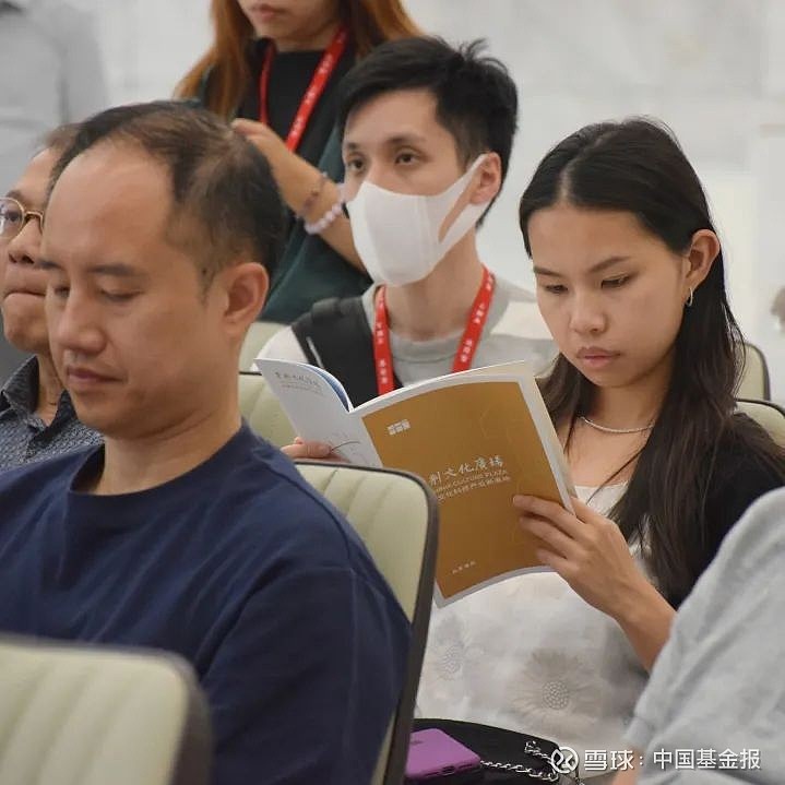 香港中华厂商联合会北京访问团一行到访紫荆文化广场