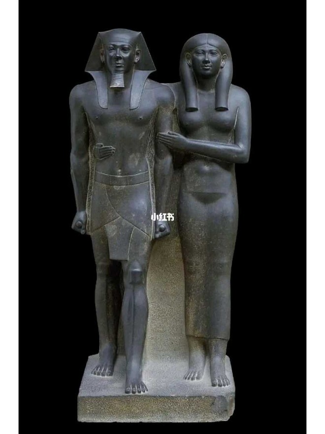 你看看这个古埃及人的原始雕像，