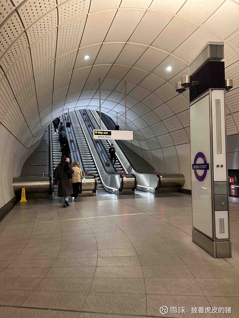 伦敦的物价比西班牙贵25%不假，然而英国的收入是很低的，一点不高！国外消费的基本指数绝对是G7领先，所以呢，出游可以，居...