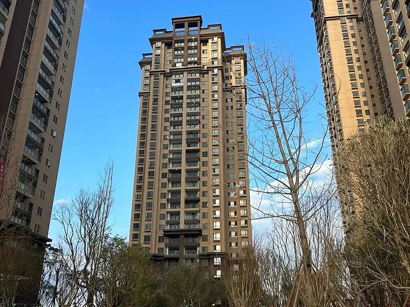 昆明近20个楼盘集中交付 一房企全年交了2万多套 对于开发商来说,交付是一场大考,对于购房者来说,接房是新生活的开始。2023年底,昆明楼市 ...