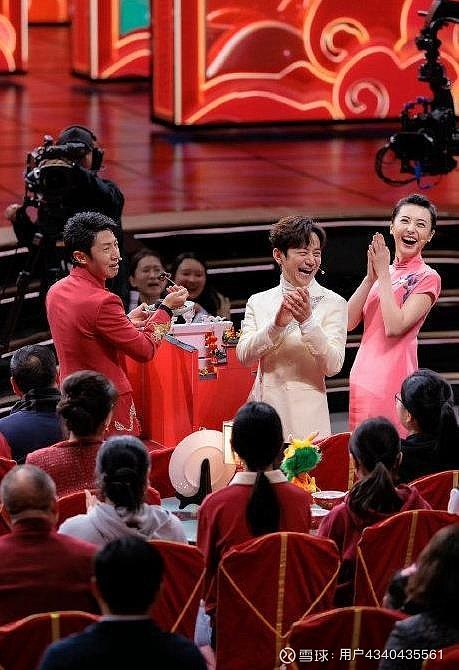 何炅与撒贝宁再度携手元宵晚会引发热议双北cp魅力难挡