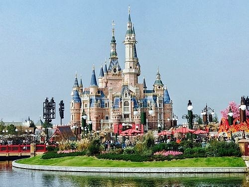 上海迪士尼度假区宣布完成第三座主题酒店桩基工作