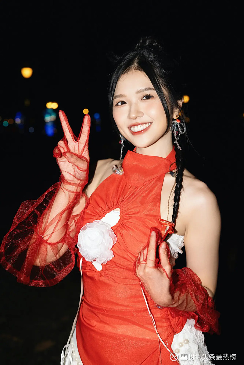 孙夏铃发布新ep 与gray d合作主打单曲旋律上头 近日,越南歌手孙夏铃