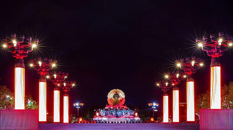 "几千年前,中华民族的先民们就秉持"周虽旧