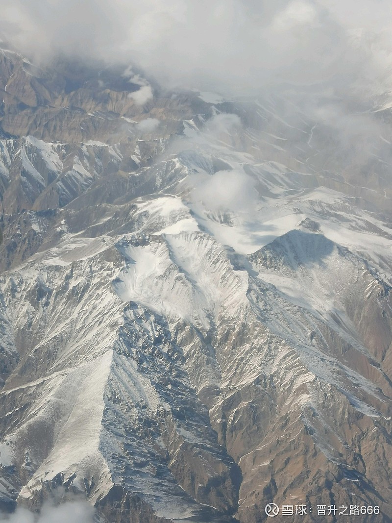 去新疆，在飞机上看见的，这 新