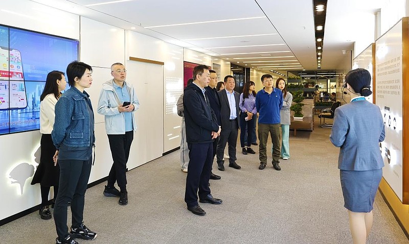 交流促发展合作赢未来青岛地铁集团领导一行到康桥悦生活参观交流