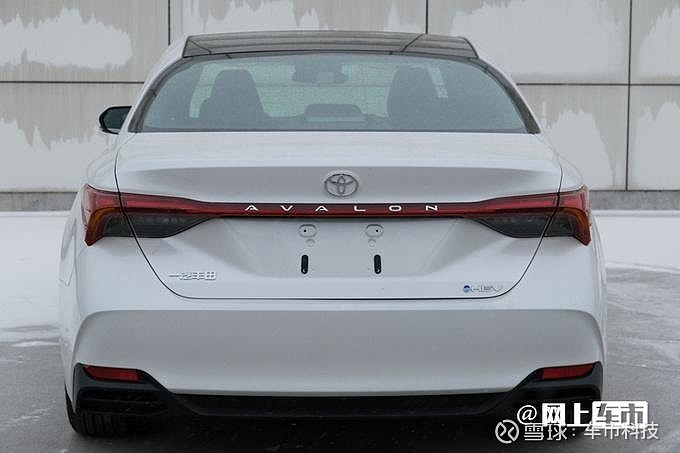 亚洲龙的"兄弟"车型凯美瑞刚刚完成换代,新车指导价较老款全面下调.