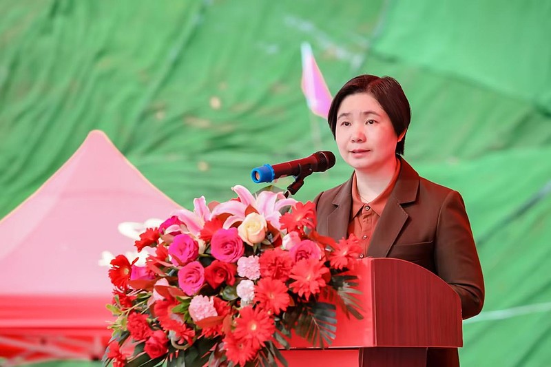 (临武县楚江镇顾村带来的舞龙表演,在盛大和热闹的氛围中,湖南大中赫