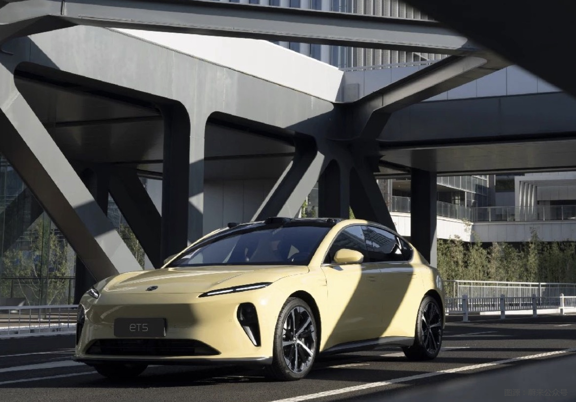 发生了什么？蔚来股价遭遇三连击，港美新加坡股市同步下挫继昨夜美股$蔚来(NIO)$  下跌之后，今日蔚来在香港及新加坡市场再度遭遇重挫。4月16日，港股$蔚来-SW(098...