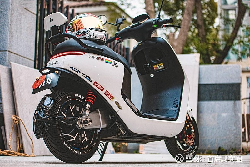 7亿!拿捏中产的高端电动车要"卷"不动了?网友:智商税