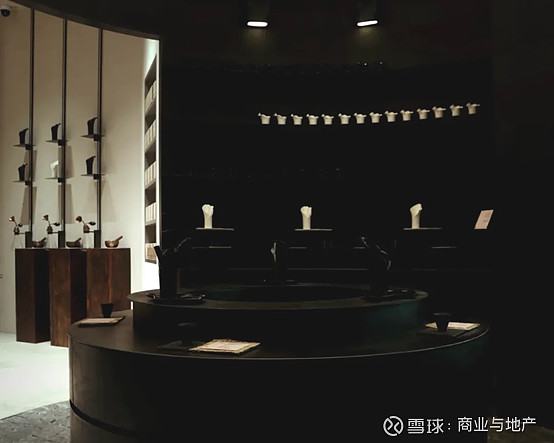 万科22亿挂牌深圳地块;太平鸟首家旗舰店落宁波;北京