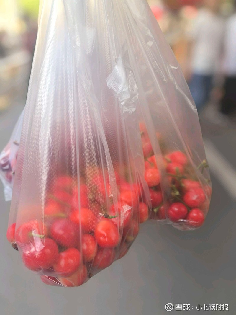 早市上的樱桃多数都是十块钱一斤