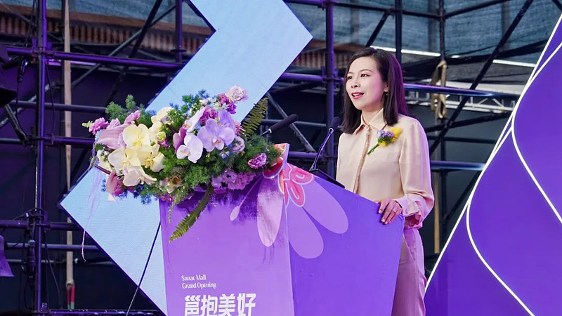 融创服务集团总裁曹鸿玲在致辞时表示,路桥融创茂的正式开业,是融创