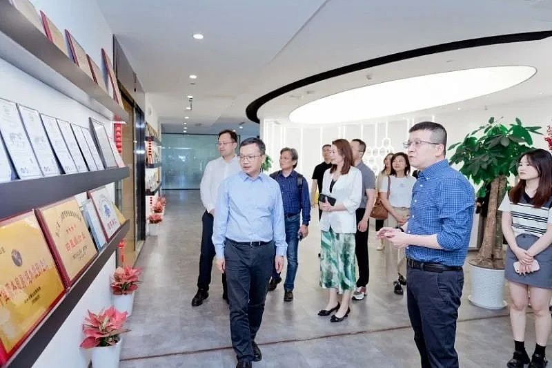 常熟市谈晓华副市长带队赴金柚网考察调研