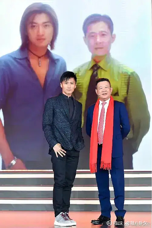 千亿豪门联姻局?特步公主嫁七匹狼公子,6大家族资本局藏不住了 早在2020年,丁佳敏的亲姐、特步长公主丁利智,同样嫁入了豪门,与九牧集团创始人 ...