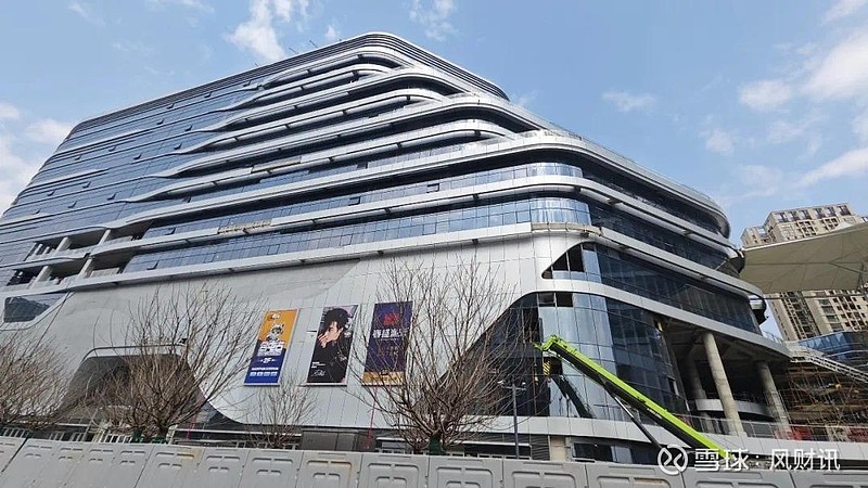 旁边有正荣润江城,雅居乐滨江国际,江畔都会上城,启迪水木滨江,保利江