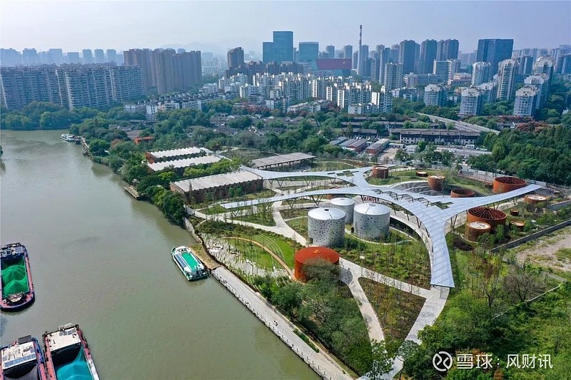 杭璟府的"附近"也堪称繁华,一河之隔是大运河音乐公园,西侧是运河湾