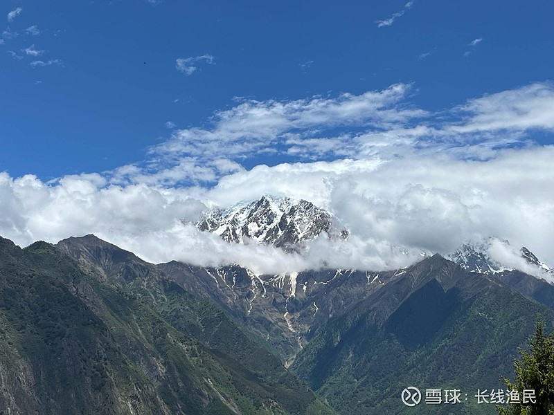 到酒店了,正对着南迦巴瓦峰.前