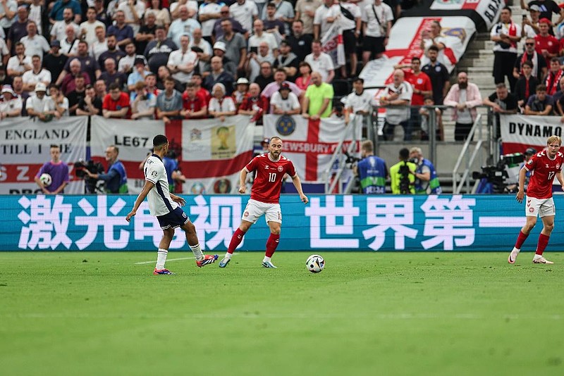 硬控全球球迷2分钟！这个中国黑科技，成了欧洲杯最大显眼包-锋巢网