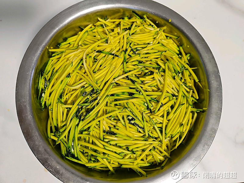 南瓜鸡蛋咸食 咸食是我们，这一片比较讲究的传统美食也可以叫南瓜鸡蛋饼，应该不是一种南瓜关于咸食具体制作方法详见槐花咸食网页链接对于一个... - 雪球