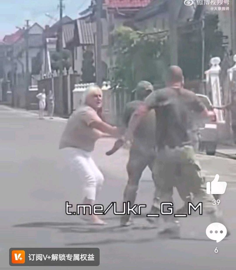 乌克兰抓丁队，开始在街上抓女人