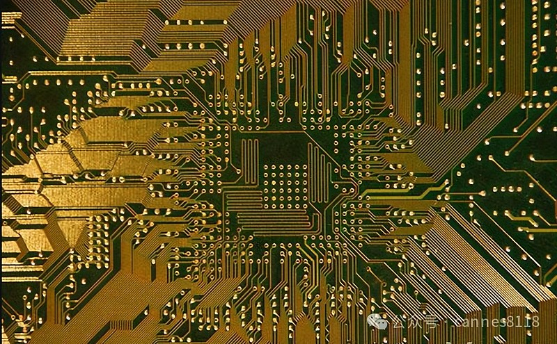 PCB板块大涨，行业拐点来临 印制电路板简称PCB，在现代电子设备中扮演着核心的角色，它具有给电子元件提供支撑、连接元件形成电路、信号传输 ...