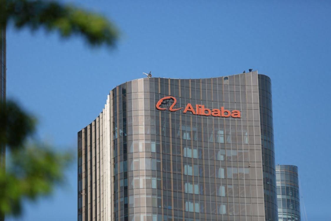 阿里巴巴拟8月28日在香港完成双重主要上市雷递网乐天8月23日阿里巴巴（09988.HK ）今日宣布，将于2024年8月28日自愿将公司于香港联交所第二上市...