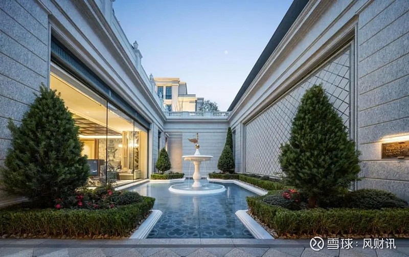 绿城苏州玫瑰园,一个豪宅的自我较量 三个时间点,按下了苏州楼市高端历史的快门。2024年3月, 绿城 以30.8亿元的价格竞得 苏州园区 双湖 ...