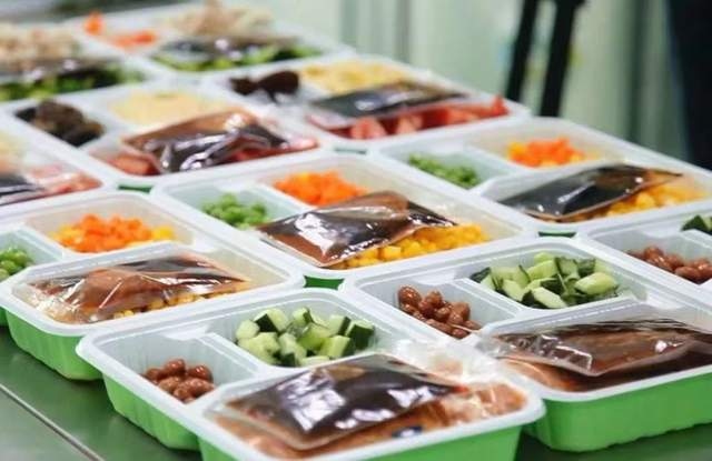 2025快餐消费决策链研究：位置与口碑影响进店率价格影响外卖决策(图1)