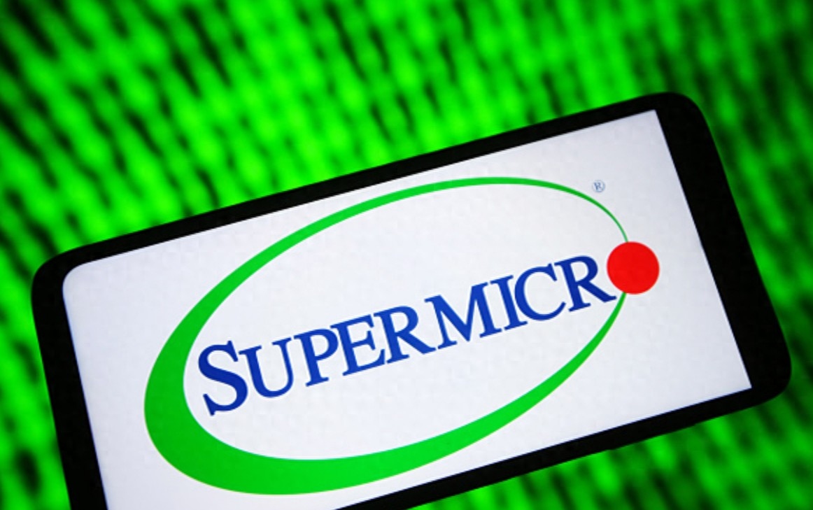 超微电脑补交财报避免退市：单季营收57亿美元盘前大涨25% 雷递网雷建平2月26日Super Micro Computer（ 超微电脑，股票代码：“ SMCI”）今日发布截至2...