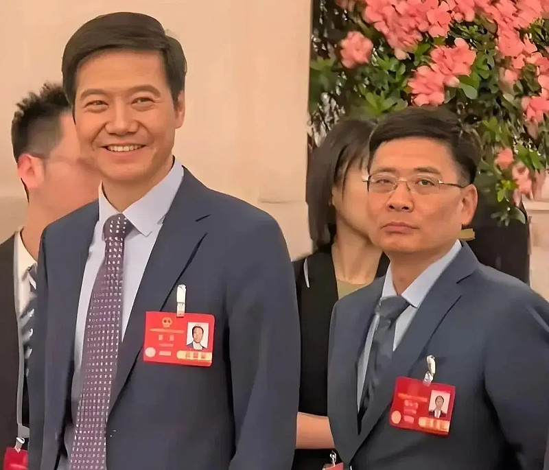 不想当网红的大佬 参加两会之前,海尔集团CEO周云杰万万不会想到,自己竟然能火出圈。在两会代表通道上,雷军与周云杰的同框画面被镜头捕捉。前 ...