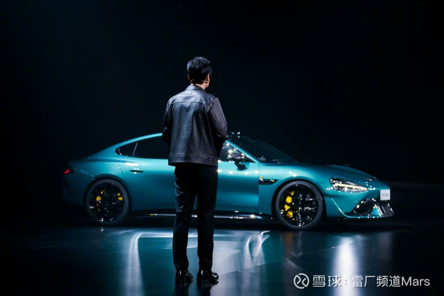 关于小米配售中的两种观点昨天的评论区很热闹，其实核心总结下来无非就是两种观点一是认为小米此次增发稀释了股权，损害了股东利益，在账上现金充裕的...