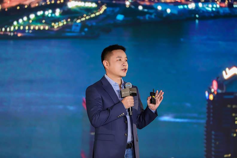 35.98万元起售，2025款小鹏X9香港上市，小鹏汽车加速全球市场布局-锋巢网