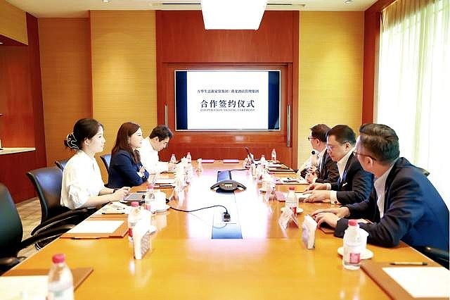 强强联合！万华生态新家装与黄龙酒店管理集团达成战略合作 2025年4月30日， 万华 生态新家装集团与黄龙酒店管理集团正式达成战略合作。万华 ...