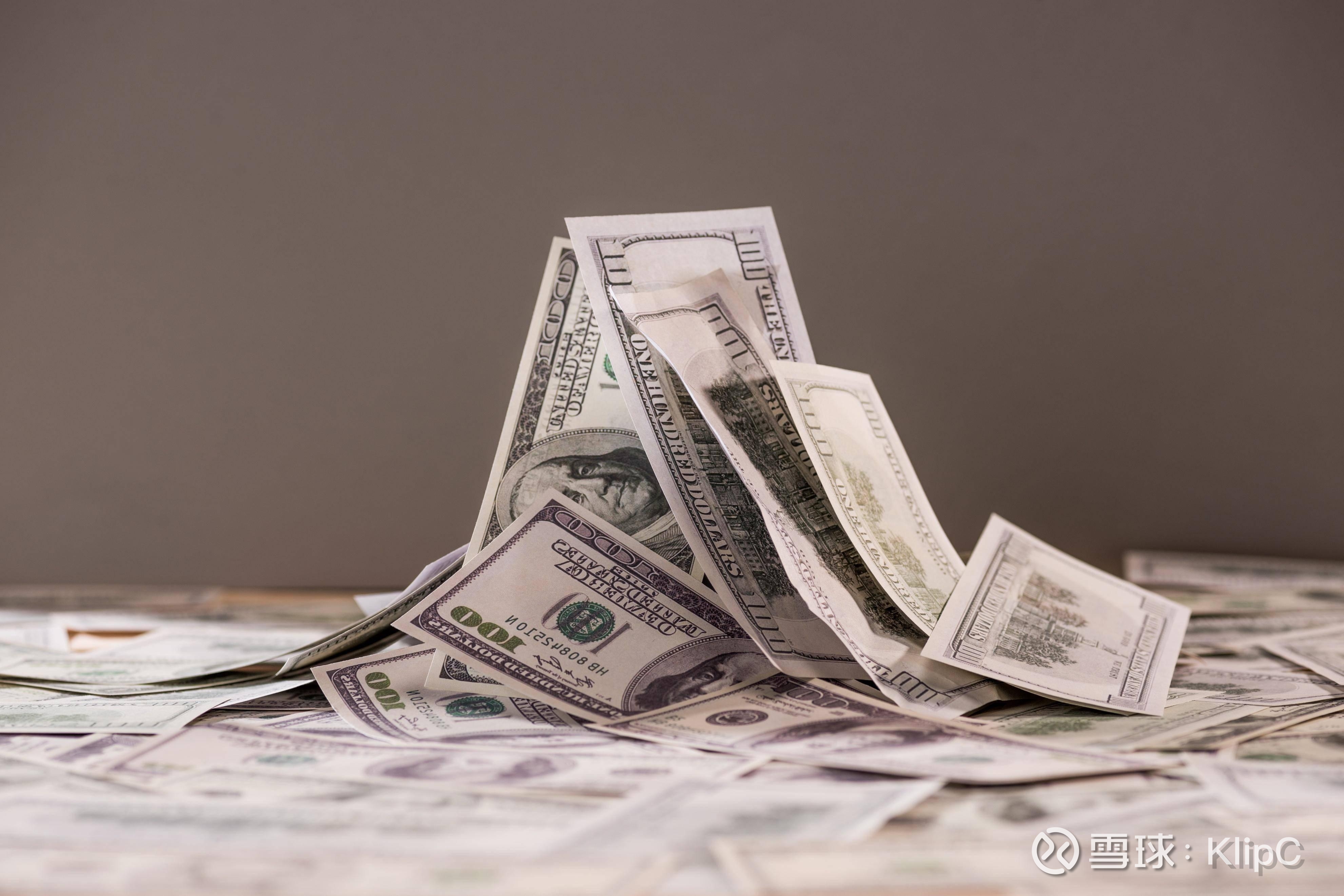 软银创始人孙正义提议设立美日主权财富基金KlipC报道：援引多位知情人士消息称，软银创始人孙正义提出了创建美日联合主权财富基金 的想法，以便在全美范围内对科技和基...