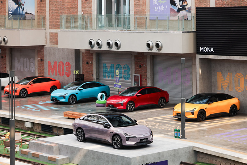 11.98万元起！高阶智能辅助驾驶领航，小鹏MONA M03四款新版型升级上市-锋巢网