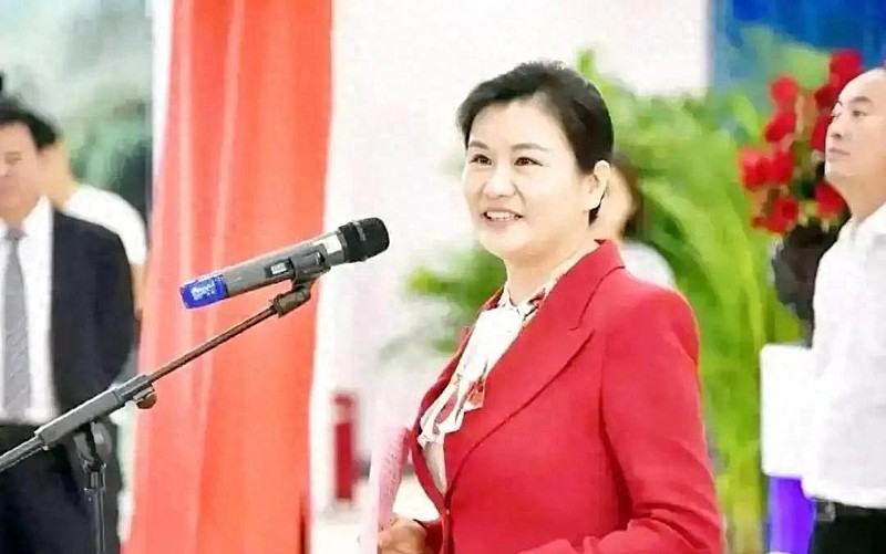 蓝思科技上市:市值近千亿港元 小米加持 周群飞夫妇刚获派息12亿