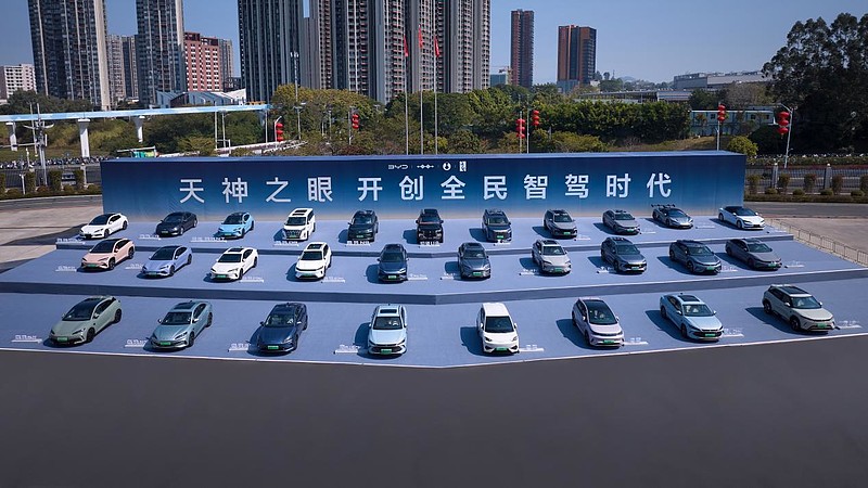 比亚迪率先实现媲美L4级智能泊车，官方承诺为安全兜底-锋巢网