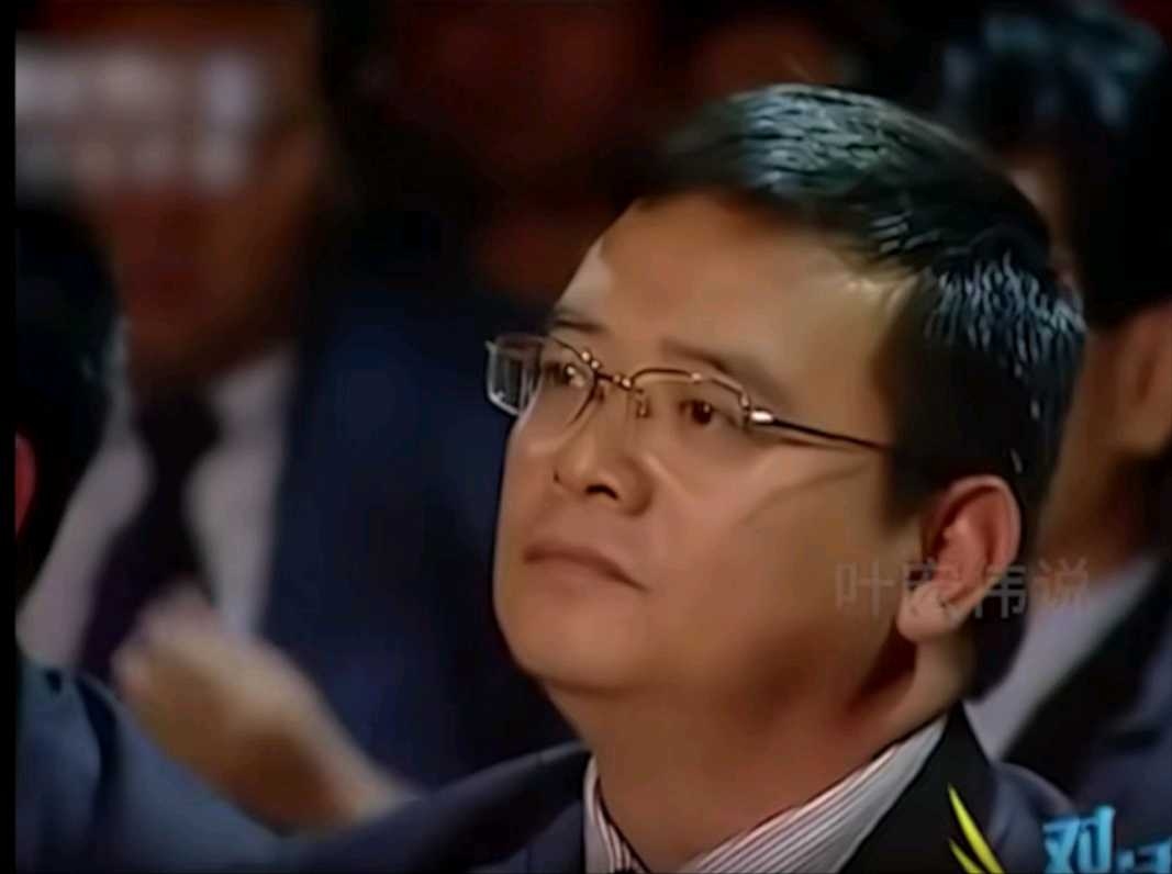 巴菲特对话但斌看好的股票下跌了怎么办？ 巴菲特对话，但斌看好的股票下跌了怎么办？但斌说:1998年之后到现在， 可口可乐基本上是跌了30%。可口可乐 这样的股票...