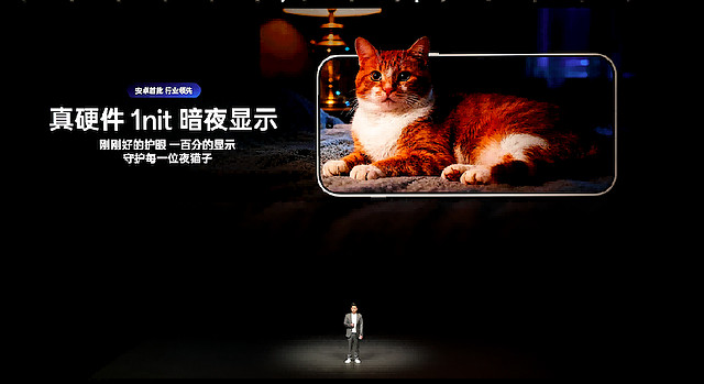 一加15丨Ace 6双舰齐发,「性能 Ultra」一加 15 售价 3999 元起-锋巢网