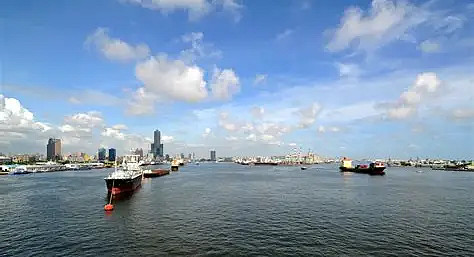 福建板块延续强势，平潭发展9天7板