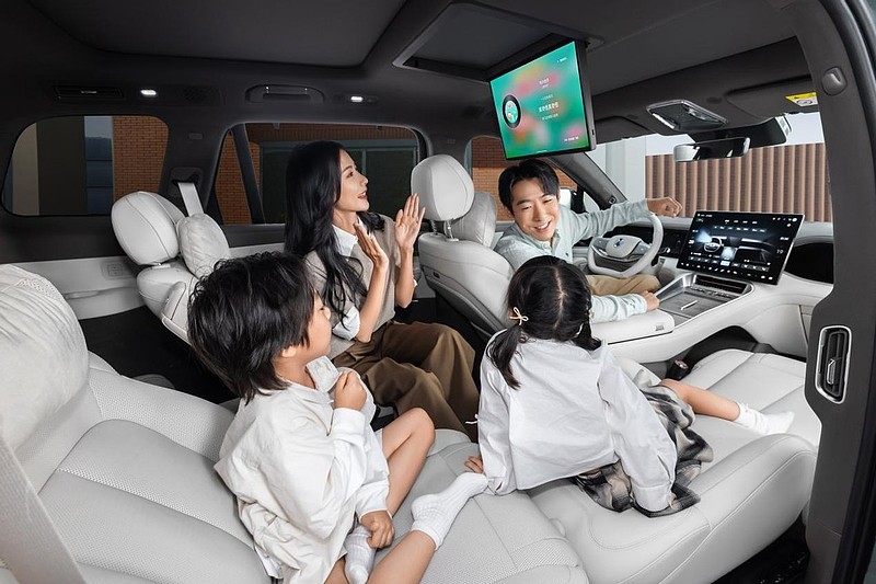 9.98万元起!腾势N8L正式上市,“五心三感”打造“美好出行家”-锋巢网