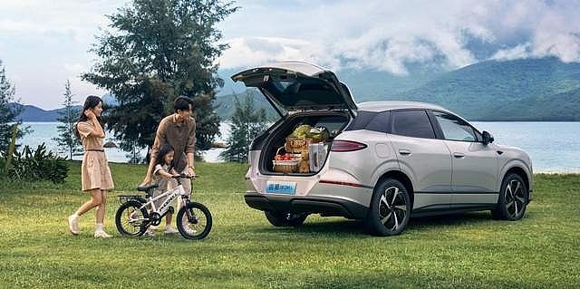 百日新传奇!比亚迪海狮06十万辆下线,刷新全品类最快十万辆纪录-锋巢网