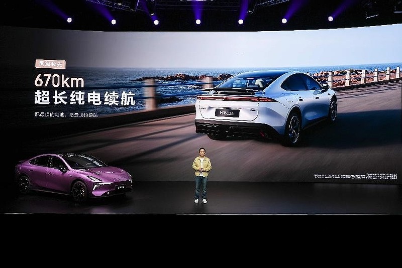 深蓝L06正式预售,预售价13.99万元起,纯电市场迎来新势力!-锋巢网